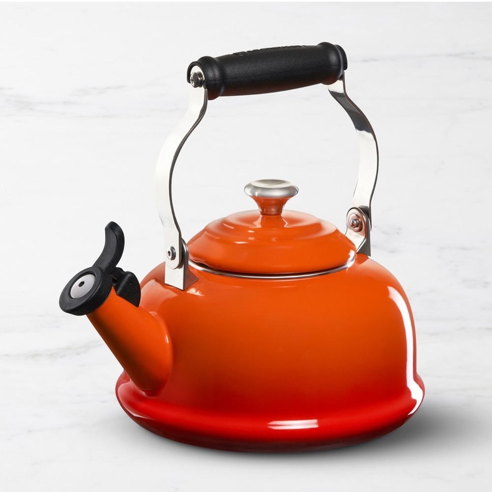 Le Creuset Classic Whistling Tea Kettle